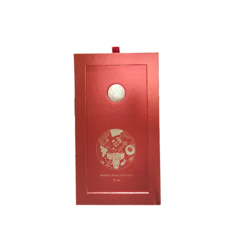 中式鏤空紅色長(zhǎng)方形揭蓋式禮盒